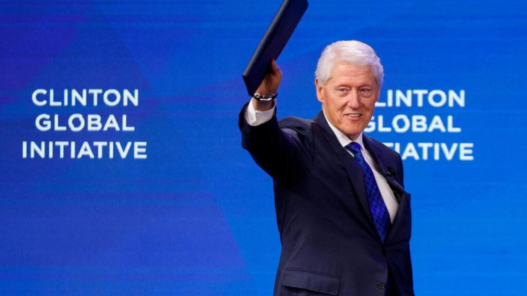 Former President Clinton assures that he did not know about the crimes committed by Epstein
