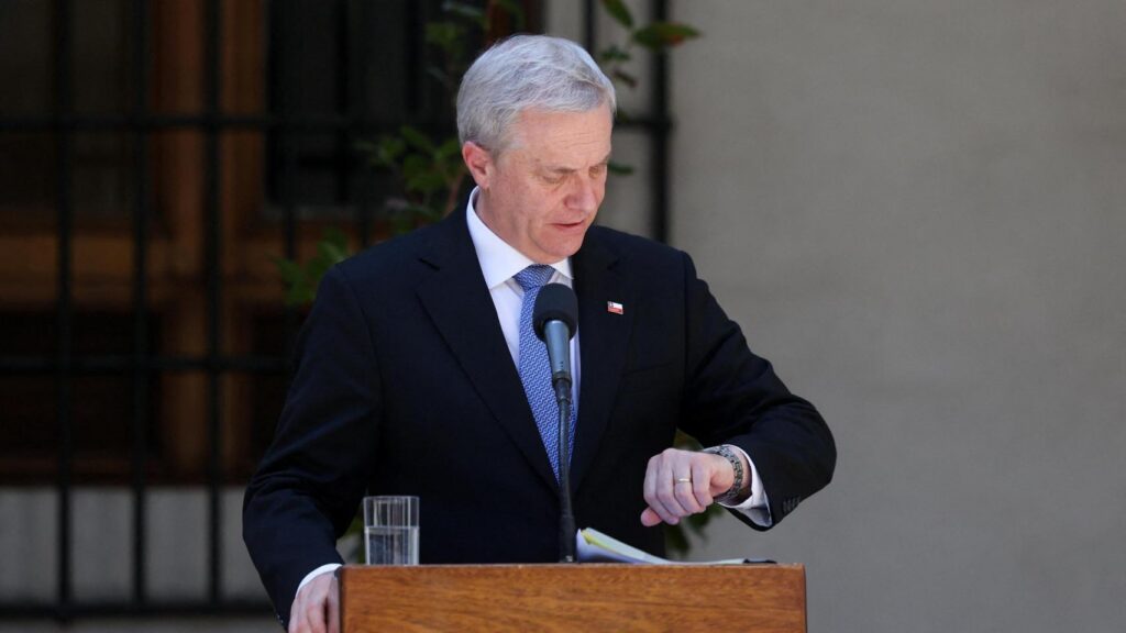 assumes the presidency amid promises of a strong hand and a divided Congress