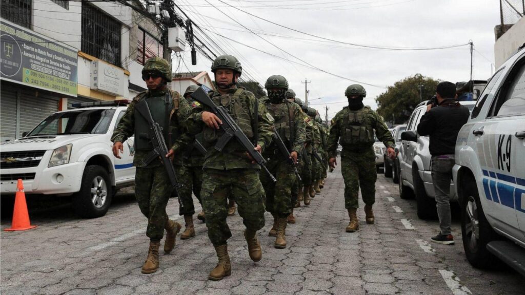 Daniel Noboa decrees a curfew and deploys 75,000 soldiers in the “war” against organized crime in Ecuador