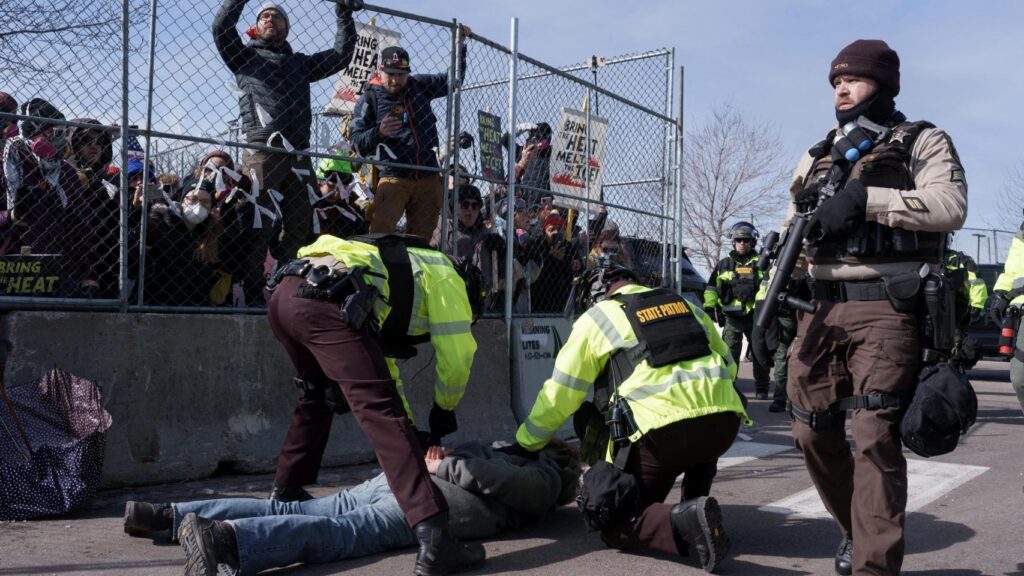 recognizes his mistake and fears punishment at the polls