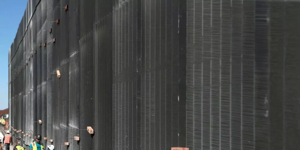 “Heat” Wall: The new matte black US barrier in front of Ciudad Juárez that seeks to stop escalation