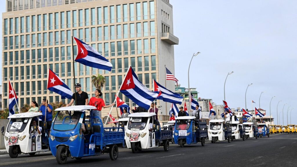 The Castro regime releases and pardons 2,010 Cuban prisoners as a “humanitarian gesture” in the midst of the crisis due to the US blockade