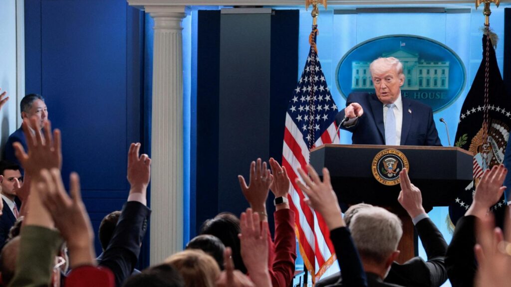 The journalist who published the disappearance of the F-15 pilot will not reveal his source despite Trump threatening him with jail