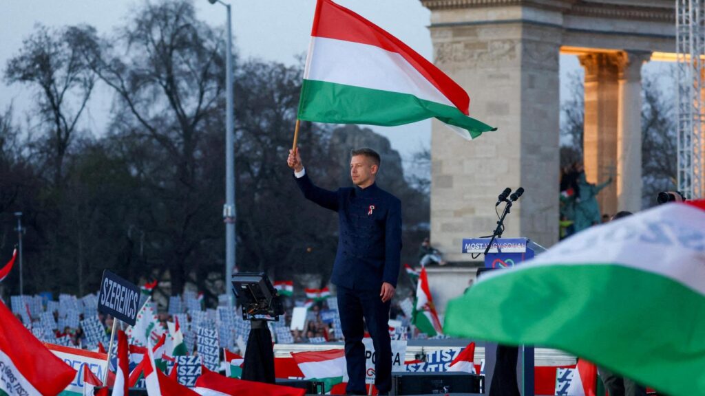 Magyar, the conservative ‘messiah’ who threatens to overthrow Orbán and return Hungary to the EU… and to the democratic path